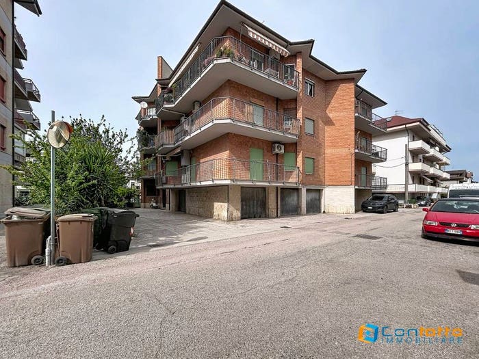 Appartamento con 5 locali in vendita in Via Trieste, Centro, Martinsicuro
