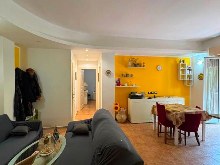 Appartamento trilocale in vendita in Via Sergio Piombelli, Rivarolo, Genova