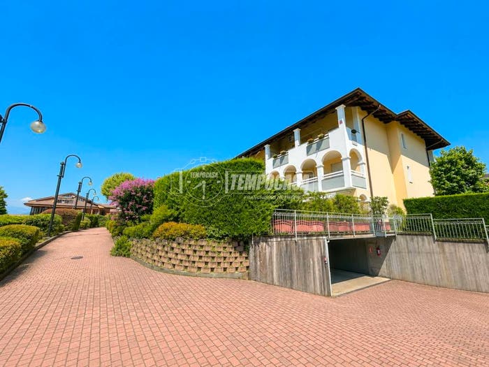 Appartamento con 6 locali in vendita in Via Monte Grappa, Centro, Favria