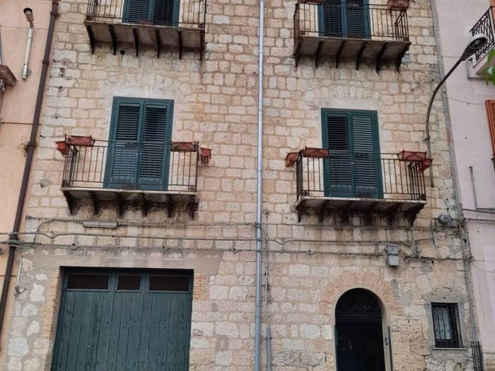 Casa con 6 locali in vendita in Via Giuseppe Garibaldi, Petralia Sottana