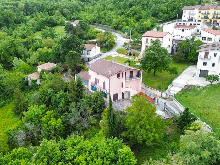 Casa con 6 locali in vendita in Via San Rocco, Centro, Guardiaregia