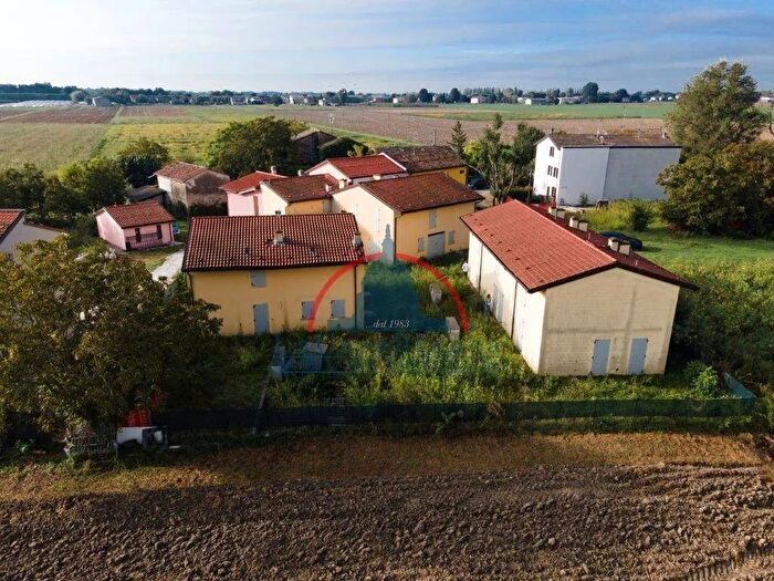 Casa trilocale in vendita in Via Canalazzo, Medolla