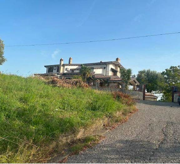 Appartamento trilocale in vendita in Via San Pietro, Madonna Delle Grazie, Montalto Uffugo