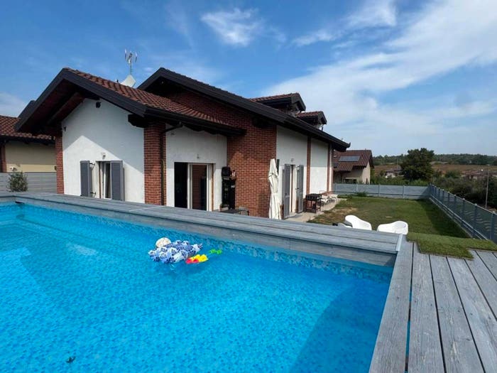 Casa con 6 locali in vendita in Frazione Revignano, Palucco, Asti