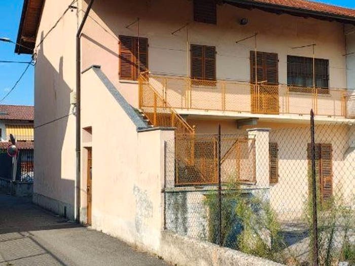 Casa quadrilocale in vendita in Via Belvisotti, Centro, Tronzano Vercellese