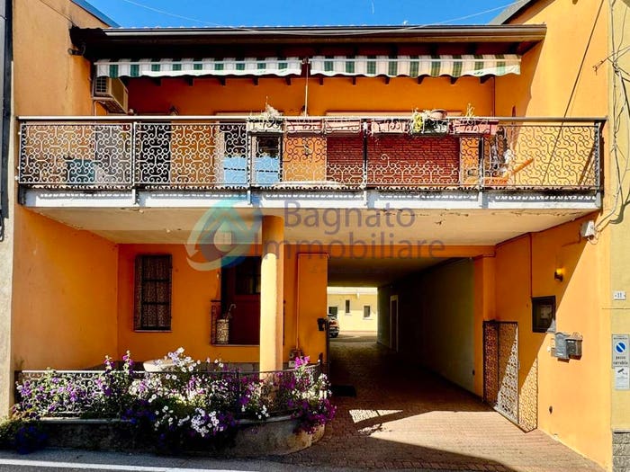 Casa con 6 locali in vendita in Via Alessandro Manzoni, Mezzomerico