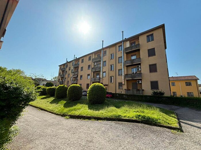 Appartamento bilocale in vendita in Via Gneo Pompeo Strabone, Centro, Lodi Vecchio
