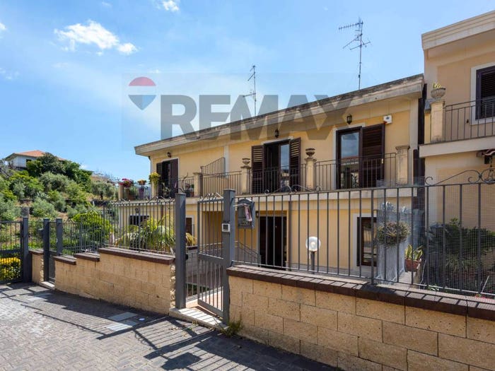 Casa con 6 locali in vendita in Via Nazionale Guardia, Mangano Guardia San Giovanni Bosco, Acireale