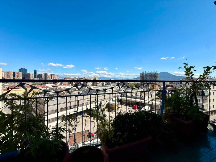 Appartamento trilocale in vendita in Corso Arnaldo Lucci, Garibaldi Ferrovia, Napoli