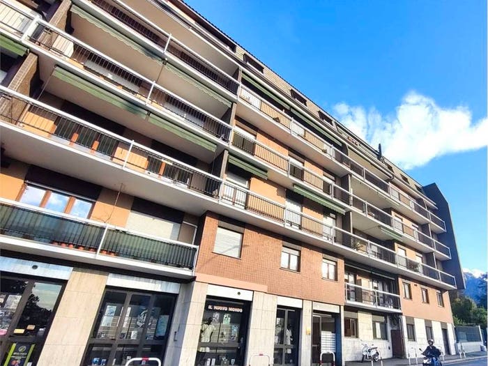 Appartamento trilocale in vendita in Via Don Pozzi, Castello, Lecco