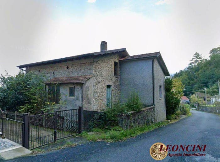 Casa quadrilocale in vendita in Via Roma, Centro, Mulazzo