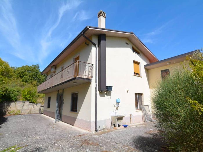 Casa con 5 locali in vendita in Sant'Angelo dei Lombardi