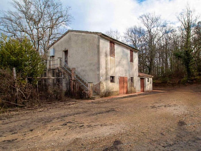 Casa con 6 locali in vendita in Chiusdino