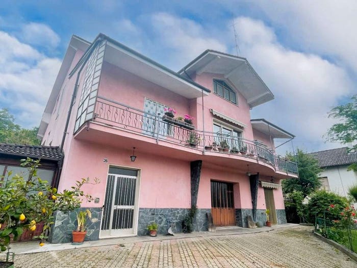 Casa con 6 locali in vendita in Strada Villarello, Centro, Ceva