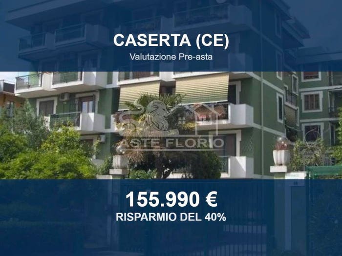 Appartamento con 5 locali in vendita in Via Francesco Petrarca, Caserta Est, Caserta