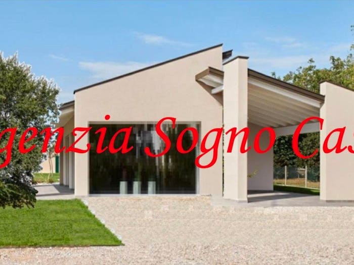 Casa quadrilocale in vendita in Via Fratelli Giuliani, Roncadello, Forlì