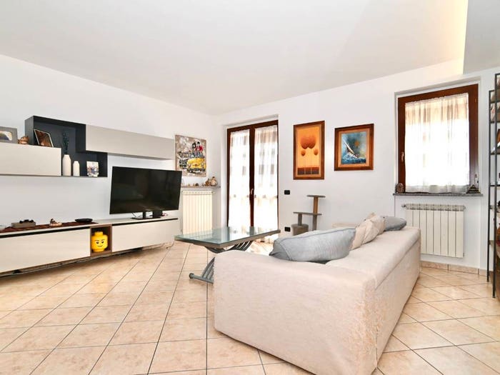 Appartamento quadrilocale in vendita in Via Camillo Benso di Cavour, Vanzaghello