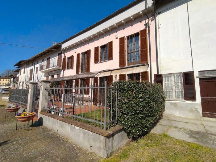 Casa con 6 locali in vendita in Frazione Valvinera, Valvinera, Castagnole Monferrato