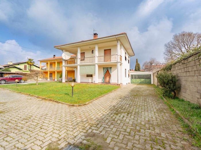 Casa con 6 locali in vendita in Via Giosuè Carducci, Borgo d'Ale