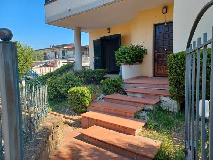 Casa con 5 locali in vendita in Via Luigi Settembrini, Centro, Marigliano