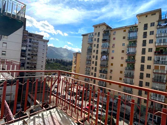 Appartamento quadrilocale in vendita in Via Francesco Enrico Scandurra, Montegrappa, Palermo