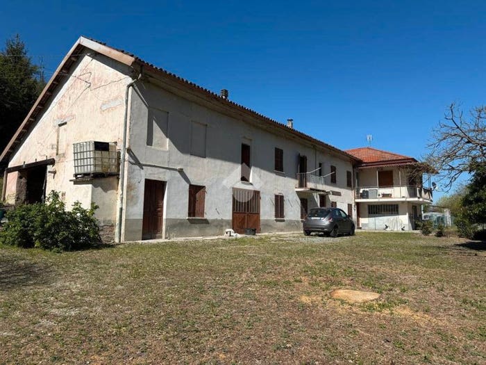 Casa con 5 locali in vendita in Regione Rocchea, Canelli