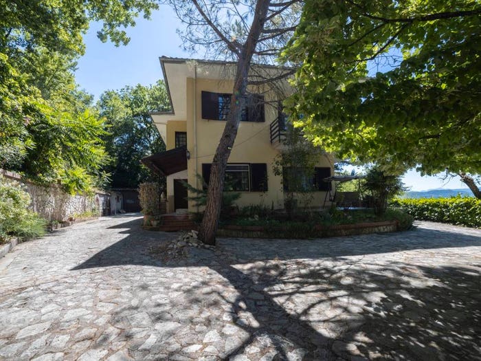 Casa con 6 locali in vendita in Via di Mezzo, Apoleggia, Rivodutri