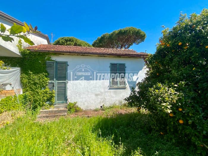 Casa bilocale in vendita in Via Francesco Torta, Rinchiostra Quercioli, Massa