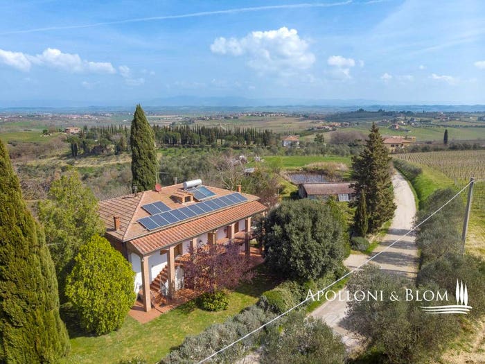 Casa con 6 locali in vendita in Via di Torrita, Montepulciano