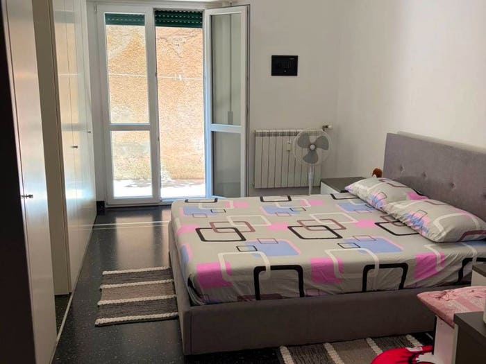 Appartamento bilocale in vendita in Via Enrico Hillyer Giglioli, Marassi, Genova