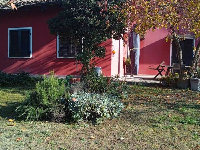 Casa con 6 locali in vendita in Frazione Rivalta, La Morra