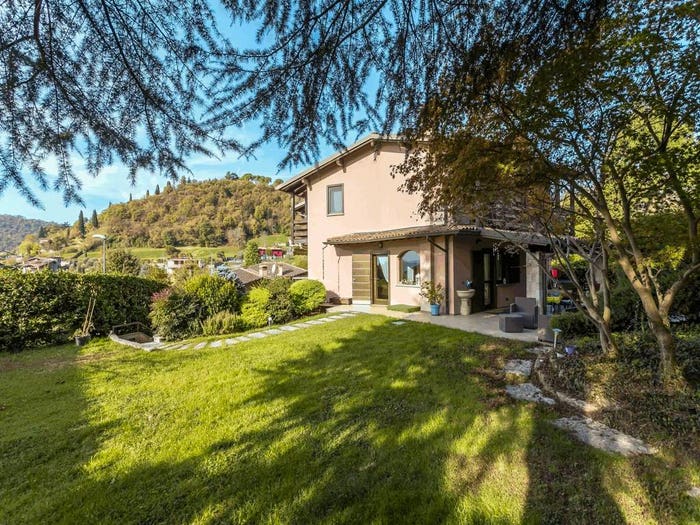 Casa quadrilocale in vendita in via Gennaro Sora, Cenate Di Sotto, Cenate Sotto