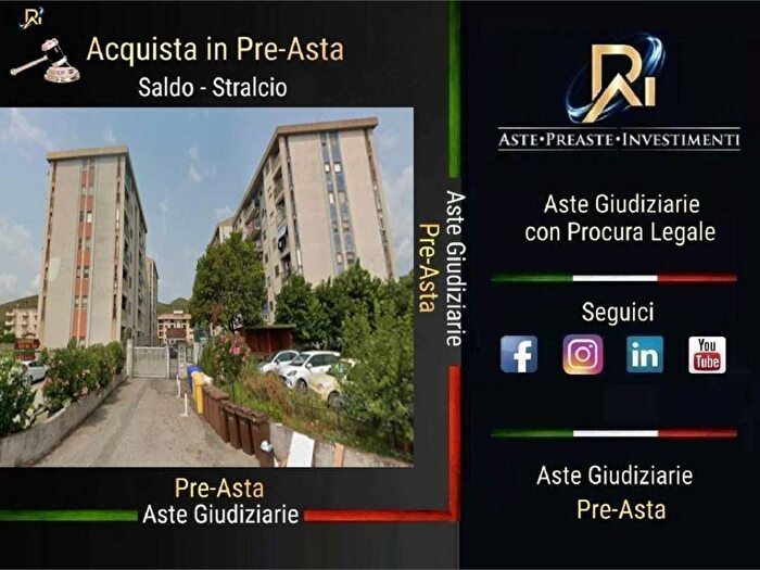 Appartamento trilocale in vendita in via dei Conti Falluc A, Santa Maria, Catanzaro