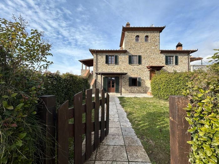 Appartamento trilocale in vendita in Località Mencaglia, Cortona