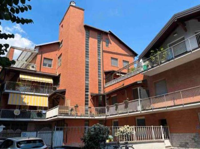 Appartamento trilocale in vendita in Via S Carlo, Centro, Garbagnate Milanese
