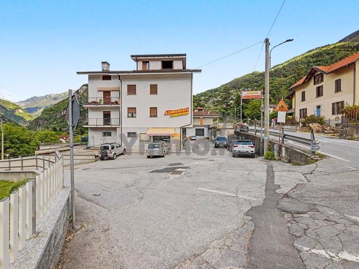 Appartamento trilocale in vendita in Via Flavio Parvis snc, Centro, Varzo