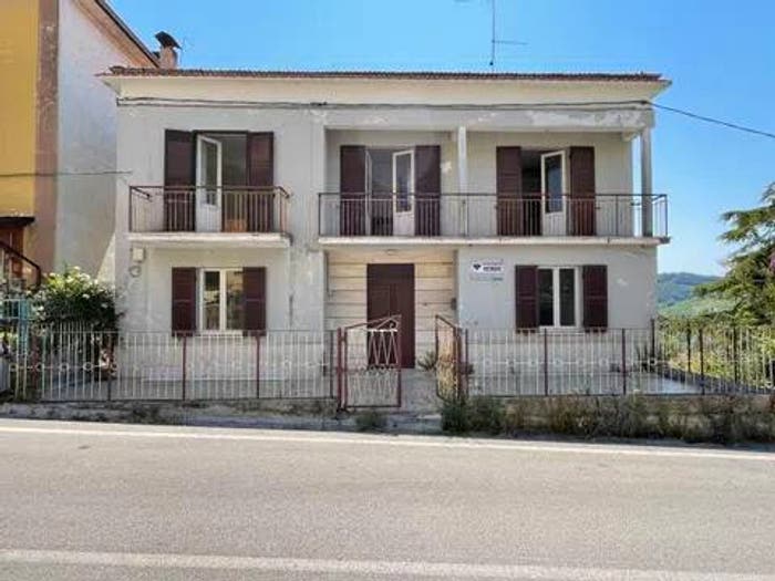 Casa con 5 locali in vendita in Via Kennedy, Vacri