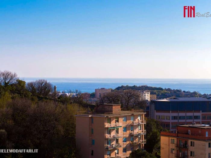 Appartamento quadrilocale in vendita in via Santolini, San Fruttuoso, Genova