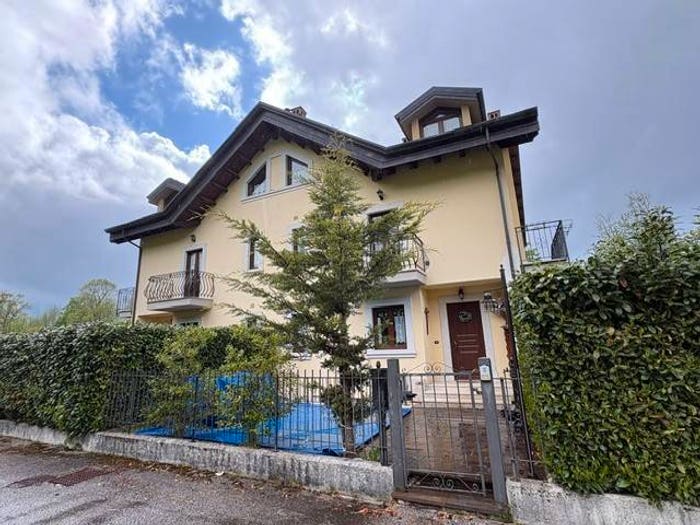 Appartamento trilocale in vendita in Via Colli Bassi, Pescasseroli