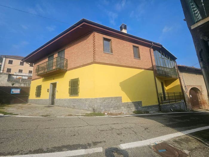 Casa con 6 locali in vendita in Via Matteotti, Centro, Monteu da Po