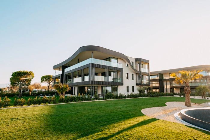 Appartamento quadrilocale in vendita in Lungolago Giuseppe Garibaldi, Centro, Peschiera del Garda