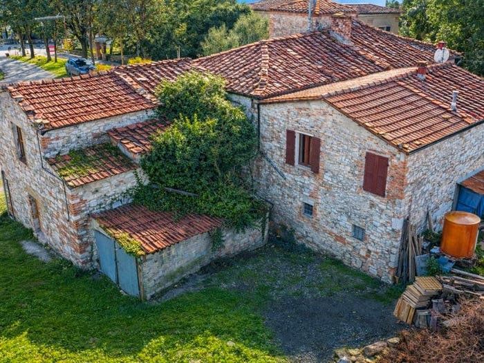 Casa con 6 locali in vendita in Via Lauretana Antica, Centro, Asciano