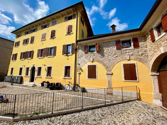 Appartamento bilocale in vendita in Via Don Gio Batta Roncari, Pazzon, Caprino Veronese