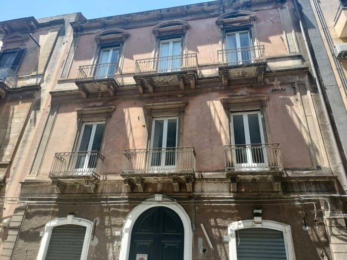 Casa con 6 locali in vendita in Via Federico De Roberto, XX Settembre Tribunale, Catania