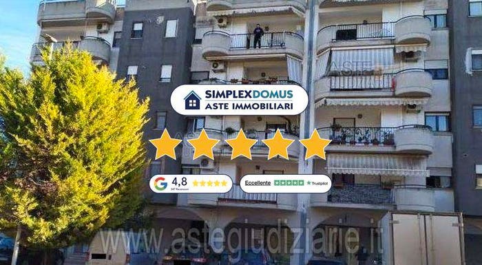 Appartamento con 5 locali in vendita in Via Giovanni Falcone, Centro, Canosa di Puglia