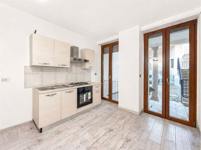 Appartamento trilocale in vendita in via busto garolfo, Casorezzo