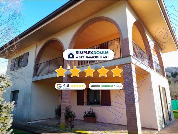 Casa con 6 locali in vendita in via San Leonardo, San Leonardo