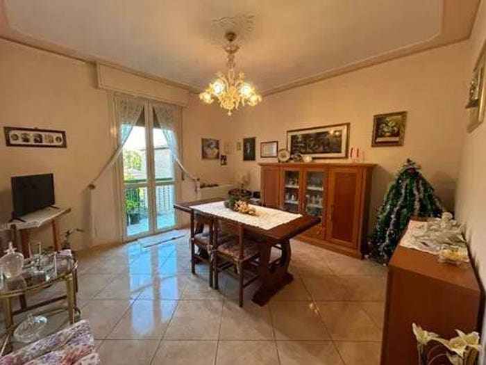 Appartamento con 5 locali in vendita in Via Ugo Foscolo No Number, Centro, Novellara