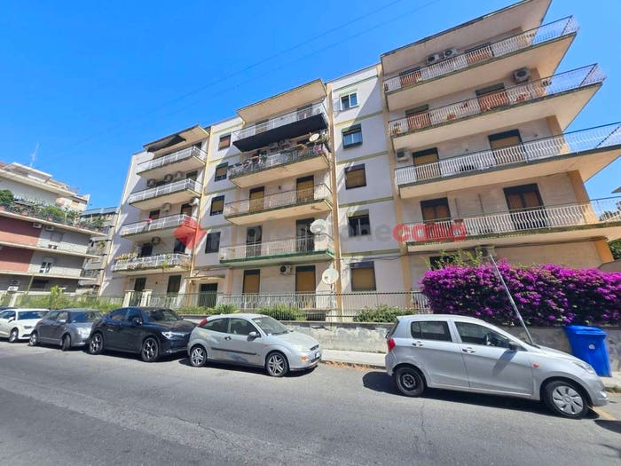 Appartamento trilocale in vendita in Via Quieta, Vulcania Sanzio, Catania