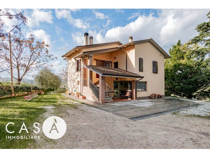 Casa con 6 locali in vendita in Longiano